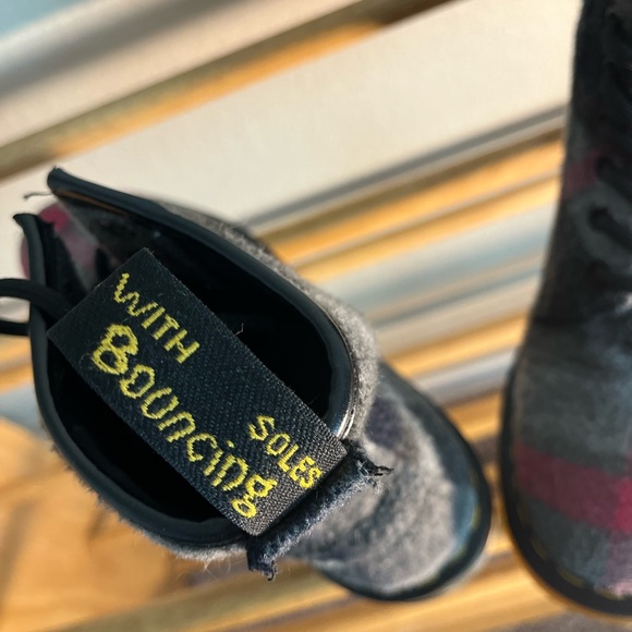 Womens Dr. Martens Castel Tartan Boots-size 8 - Picture 4 of 8